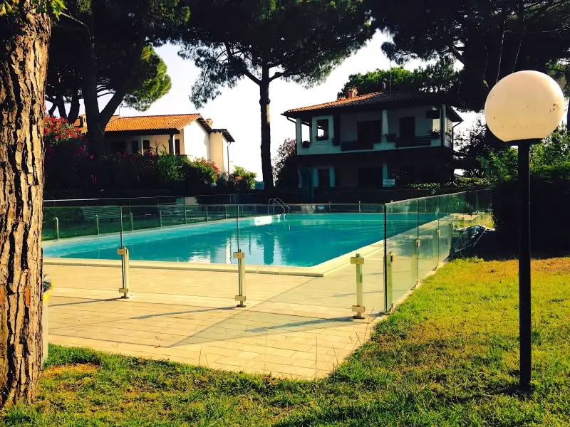 SWIMMING F2