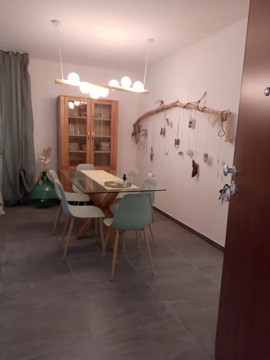 Carducci appartamento quadrilocale completamente ristrutturato.